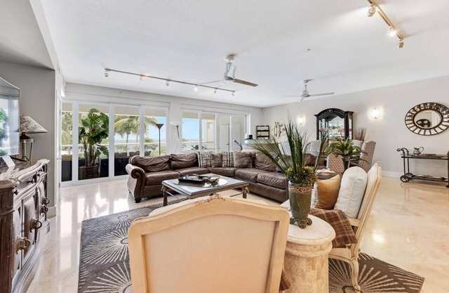 Oceanfront 2BR/2.5BA Mariner's Club Villa 521 with Oasis Pool, Marina, Game Room & More