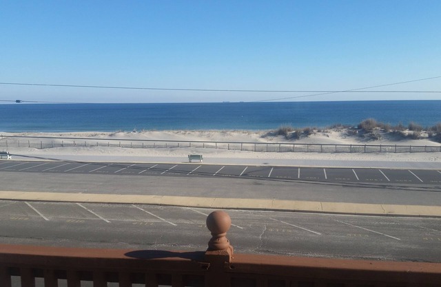 Oceanfront 3 Bedroom 3 Full Bath Townhome With Panoramic Views Of The Ocean