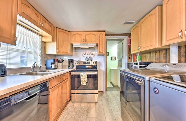 Oceanfront Amelia Island Cottage Near State Park!