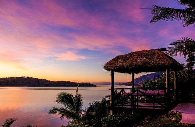 Oceanfront/Breathtaking views, Hanging Bed, Private pool, and Maids