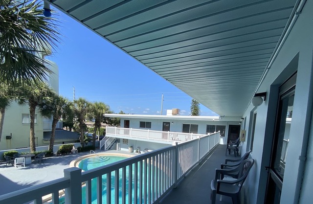 Oceanfront condo updated w/pool & river views
