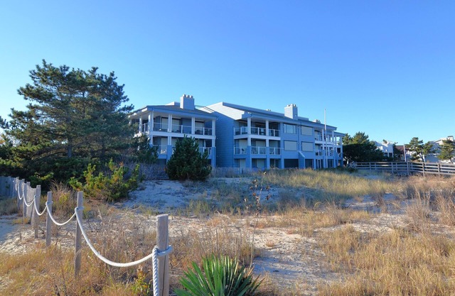 OCEANFRONT CONDO WITH ELEVATOR!- 1 St. Louis St, 203 Wilson Dunes, Dewey Bch