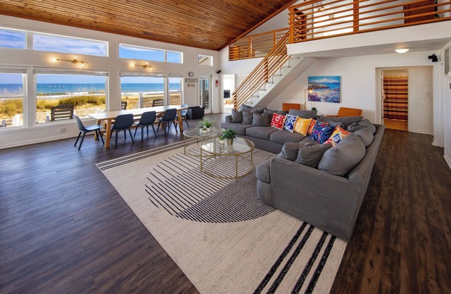 Oceanfront, Direct Beach Access, Pool, Sleeps 15!