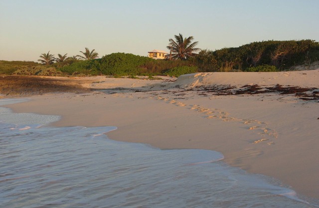 Oceanfront home 25 minutes from Marsh Harbour MHH, Abaco Bahamas