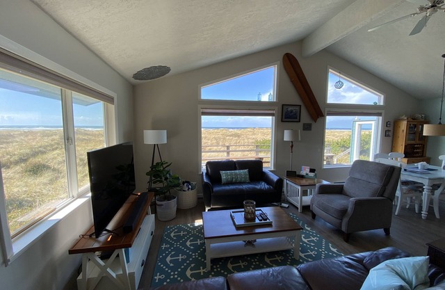 Oceanfront Home - Private path to 7 miles of sandy beach. Amazing Views!