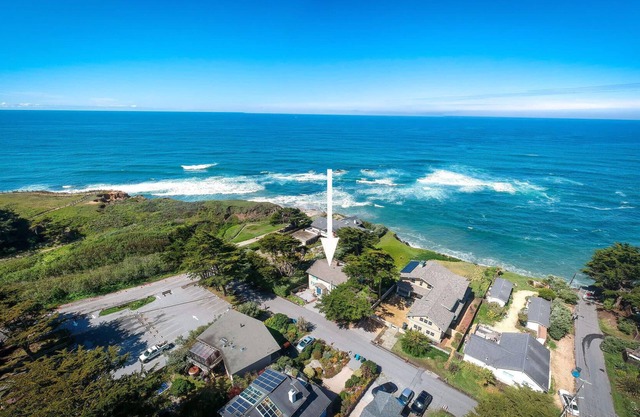 Oceanfront Home Retreat w/Breathtaking Views of Fitzgerald Marine Reserve