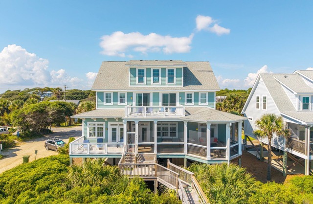 Oceanfront luxury! Large screen porch, Open decks, Direct beach access