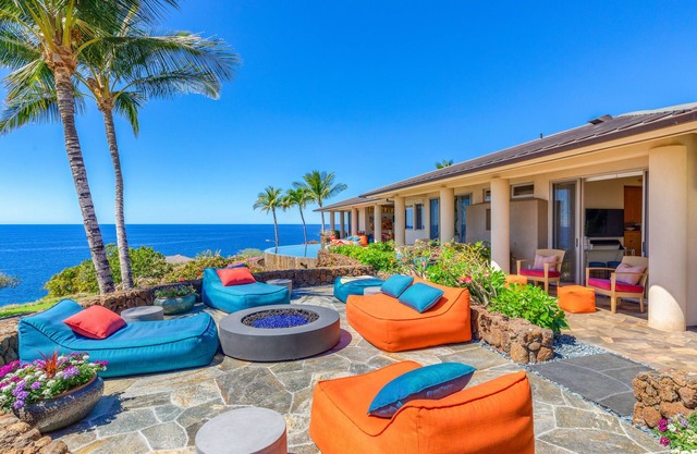 Oceanfront Luxury Living w/Private Pool and Spa