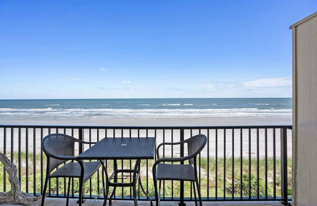 Oceanfront, Patio, Pool, Tennis, BBQ, Free Parking