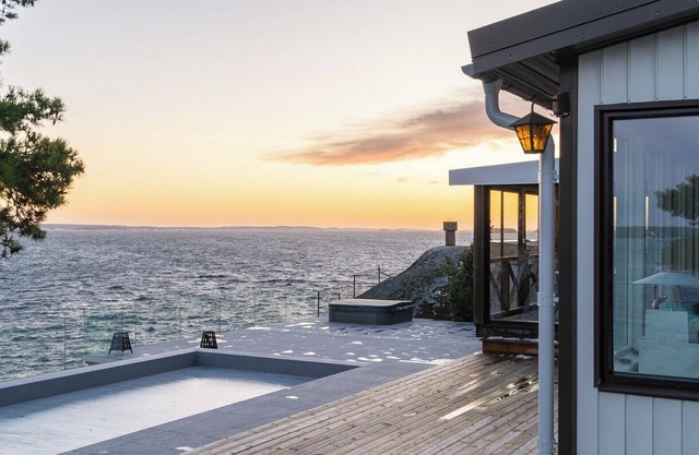 Oceanfront Retreat - Heated Pool, Sauna, Jacuzzi
