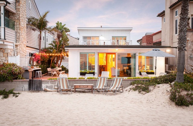 Oceanfront. Stylish single family beach house. No crazy boardwalk.