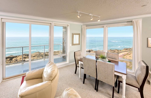 Oceanfront, Whale Watching, Pool | Captains Choice