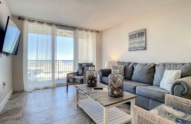 Oceanfront with Beach, Pool, BBQ & Steps to Flagler Ave