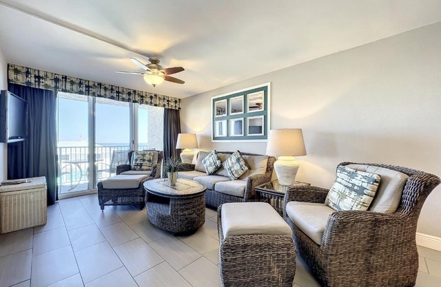 Oceania Beach Club 307