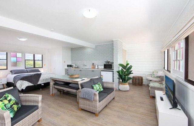 Oceanique Studio 43 Ocean Road Brooms Head Cosy Ocean Views Opposite Beach