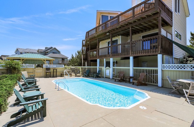 Oceanside: 2 minute walk to beach! Private pool, Tiki bar, Hot Tub! Sat.-Sat.