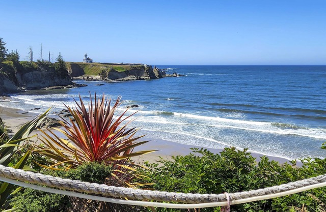 Oceanside Getaway w/Beach Access & Home Gym!