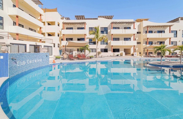 Oceanview condo w Resort amenities, Steps to Beach