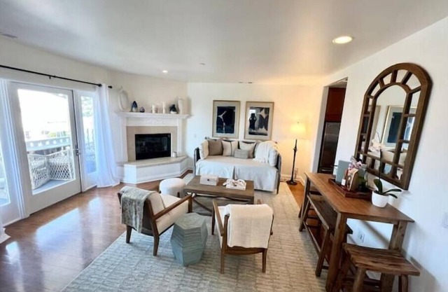 Oceanview Luxury Summerland Beach Condo B above Wine Tasting Room- walk to beach
