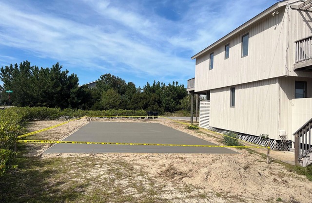 Oceanview, Private Pool, Sleeps 16, Dogs okay, close to beach, PICKLEBALL COURT!