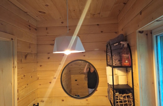 Off Grid Getaway. Water Access only! Luxury in the woods.