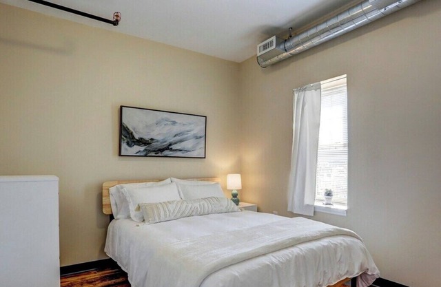 Off-Street Parking, Close to LGH, Pet Friendly!