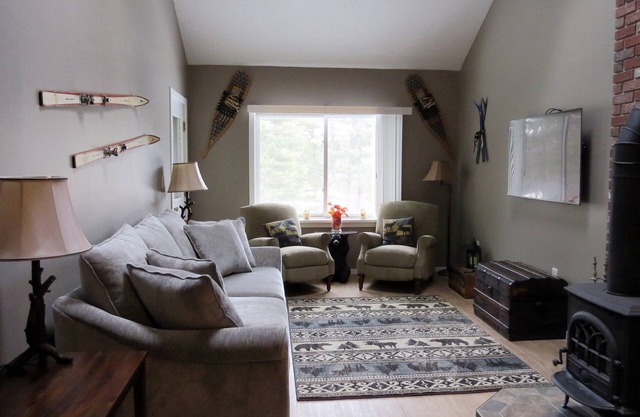 Official Seasons RMC Condo 11G - 2 bedrooms + loft - sleeps 10 - No Fees
