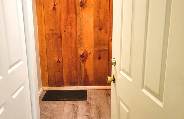 Official Seasons RMC Condo 02C - 2 Bedrooms - sleeps 8 - Dog Fees