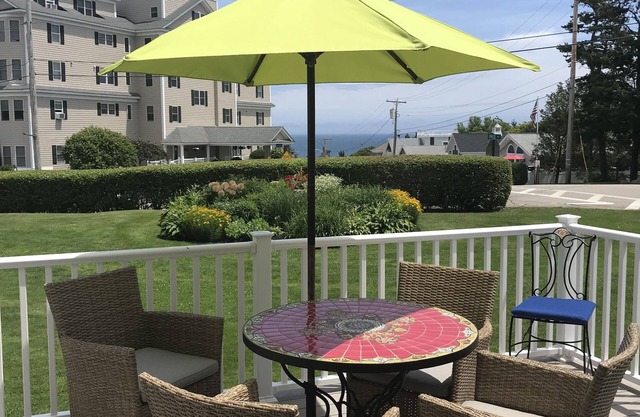 Ogunquit's "The Shore Thing" - Ocean Views and Best Walk Score!