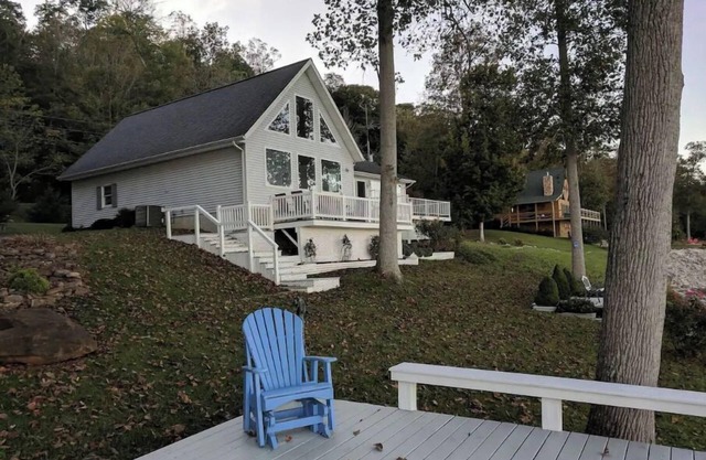 Ohio River Retreat - Relax Riverside With Us