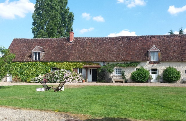 Old 16th century farmhouse completely renovated, quiet and wide open spaces