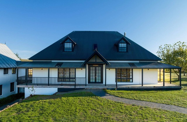 Old Alloway House - Sleeps 11 - Farm Stay