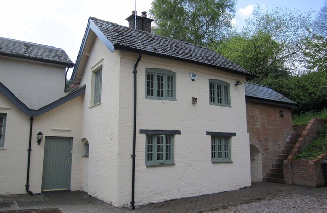 Old Bakehouse. Charming Cottages in Secluded Grounds of Historic Private Estate