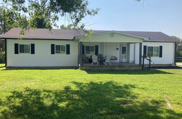 Old Fashioned Getaway is 7 acres of peaceful country living.