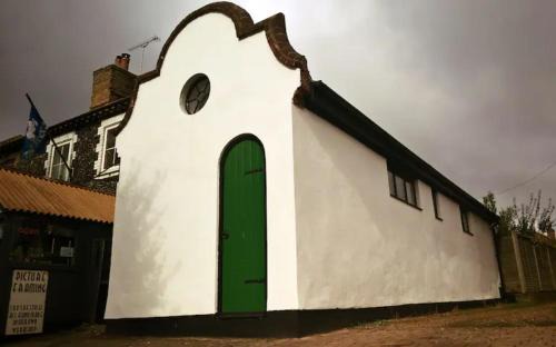 Old Fire Station - quaint and quirky little home