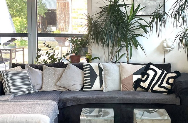 Old flax farm with a huge garden