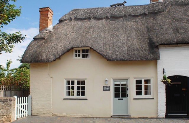 Old Fox Cottage - sleeps 4 guests in 2 bedrooms