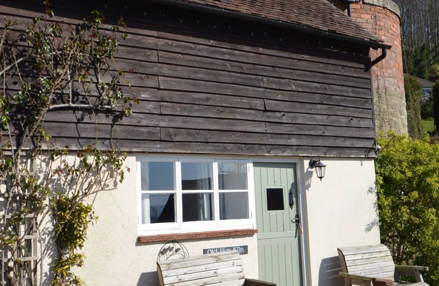 Old Hop Kiln - sleeps 6 guests in 3 bedrooms