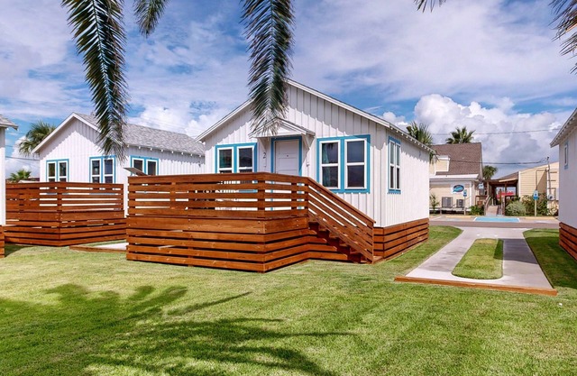 Old Town Port A , Pet Friendly, Golf Cart Access