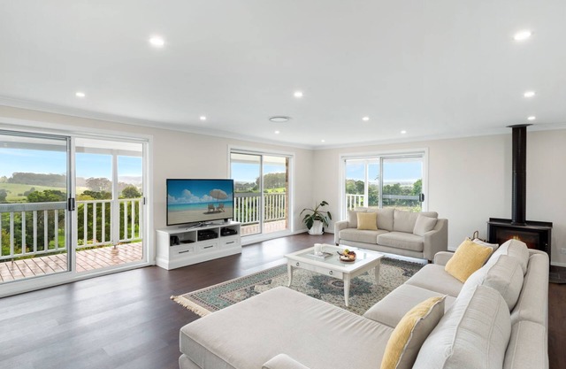 Olive Grove - A Contemporary Rural Haven
