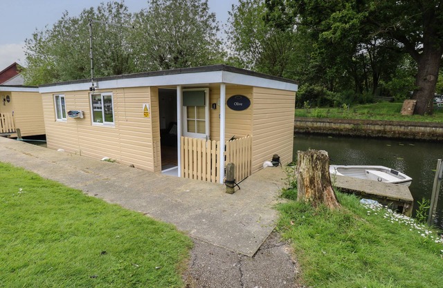 OLIVE, pet friendly, with a garden in Stalham