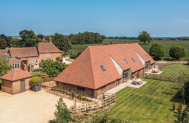 Olivers Barn - UK42081
