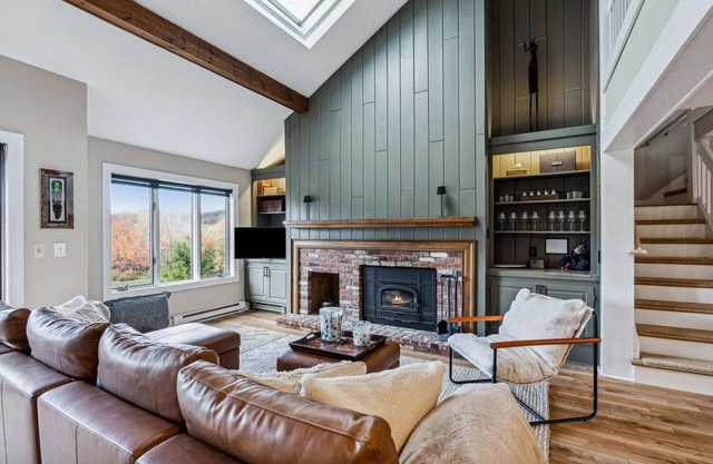 On Golf Course, Fireplace, Views! | Landmark 1C