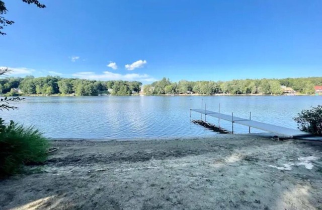 On Locke - Family lake house with pvt beach, dock