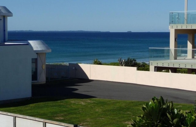 On ocean side 1 house in front with stunning views