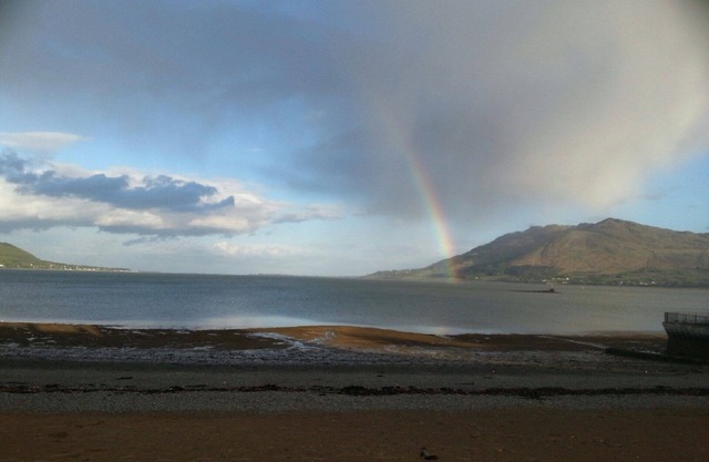 On The Beach 3 huge bedroom. Stunning Views Of Carlingford Bay
