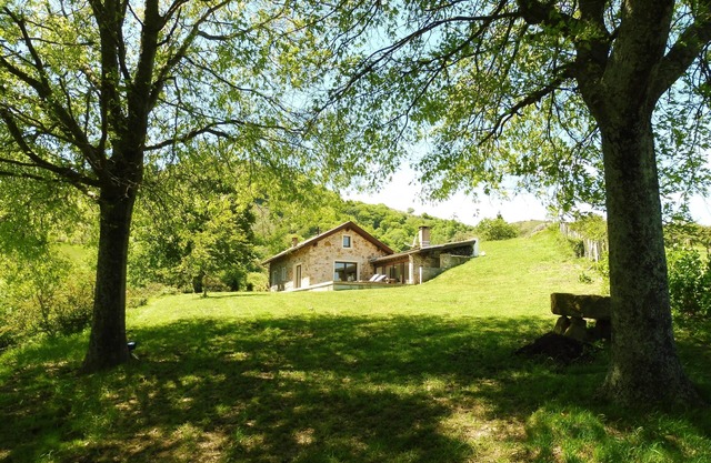 On the ridges of Mondarrain mountain