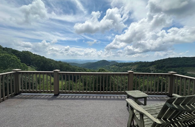 On the Rocks - Cozy 1-br condo w/stunning views 5 mins to downtown Blowing Rock