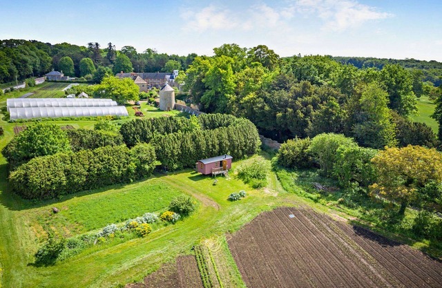 One bed dog friendly bolthole in the Cotswolds - The Organic Wagon