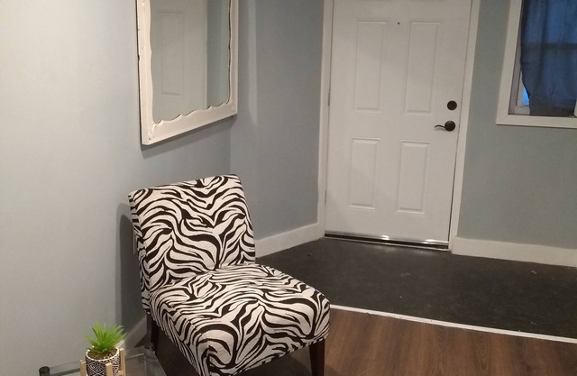 One Bedroom Apartment JUST RIghT !